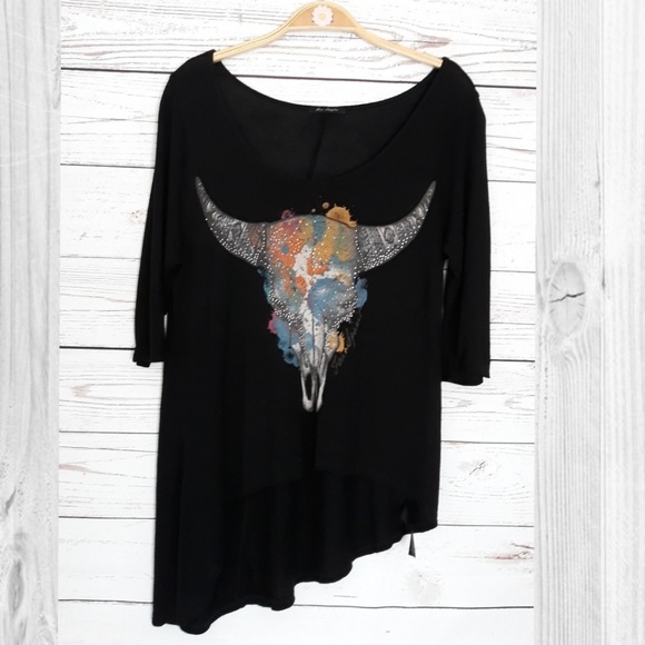 The Classic Tops - The Classic Black High/Low Bull Skull Tee